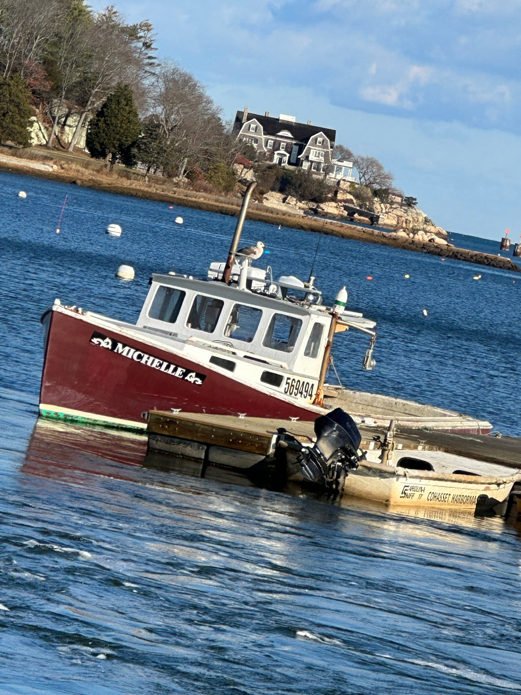BOSTON LOBSTER BISQUE CO. 100% made in Massachusetts. With Lobsters  ￼